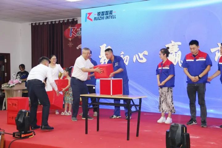 聚初心，贏上市，創未來--銳智八周年慶典隆重舉行